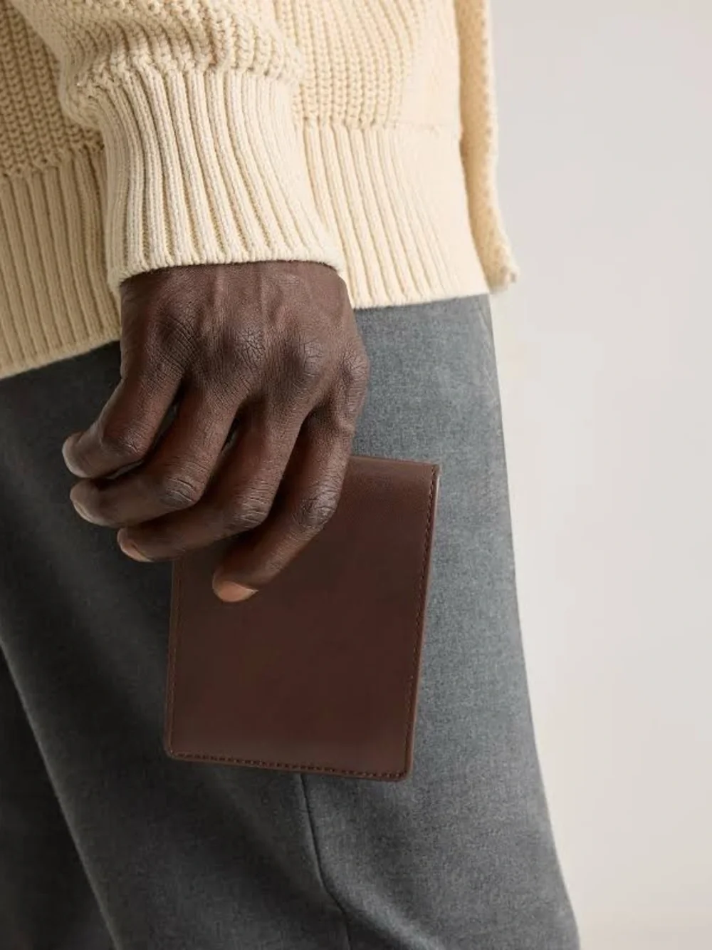 Quince Men's Brown Leather Bi-Fold Wallet